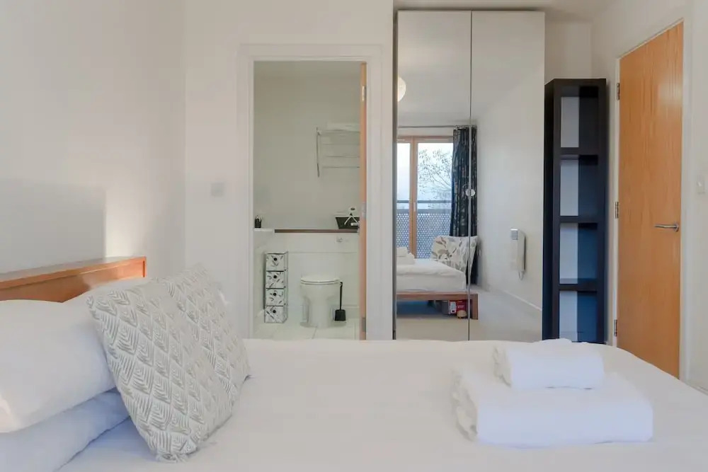 2 Bedroom Apartment Near Stepney Green