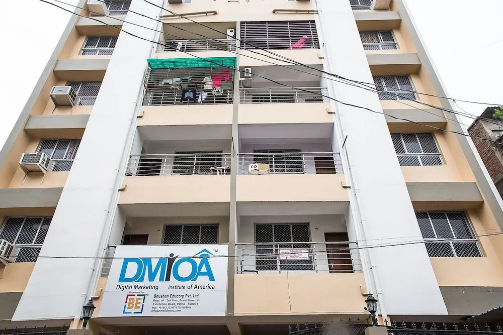 OYO 16360 Green Homes