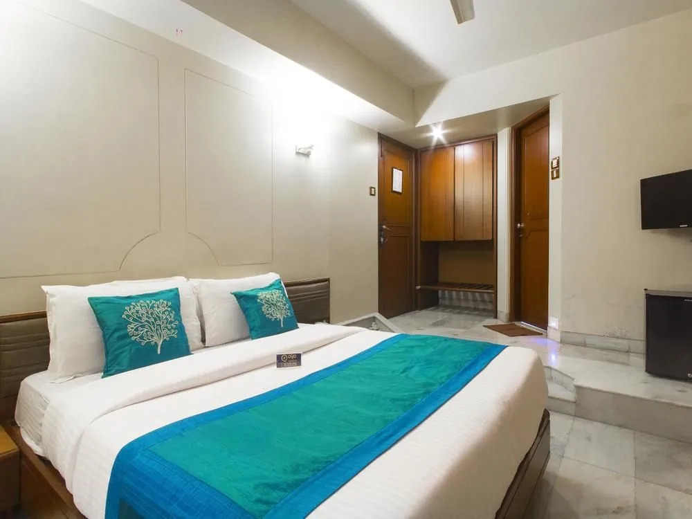 HOTEL ASHRAY INTERNATIONAL, SION - Near BKC