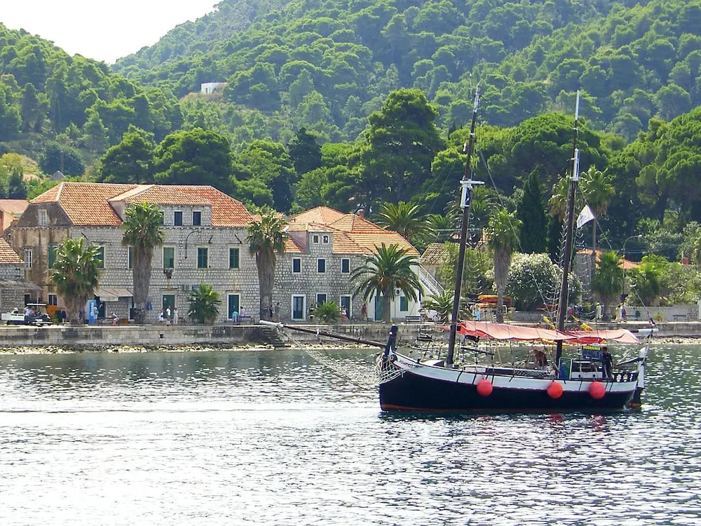 Authentic Unit Overlooking Dubrovnik old Town and Lokrum Island, Private Terrace