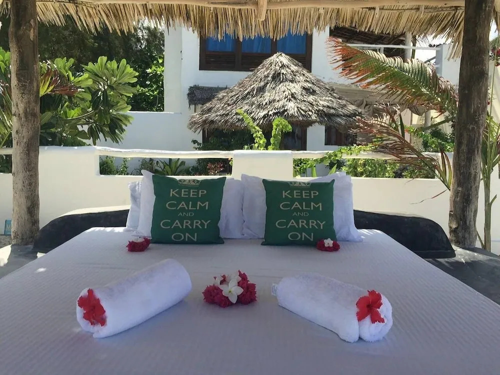 Villa - Right on the Beach, Under the Coconut Trees, Sleeps 10, Pool, Chef