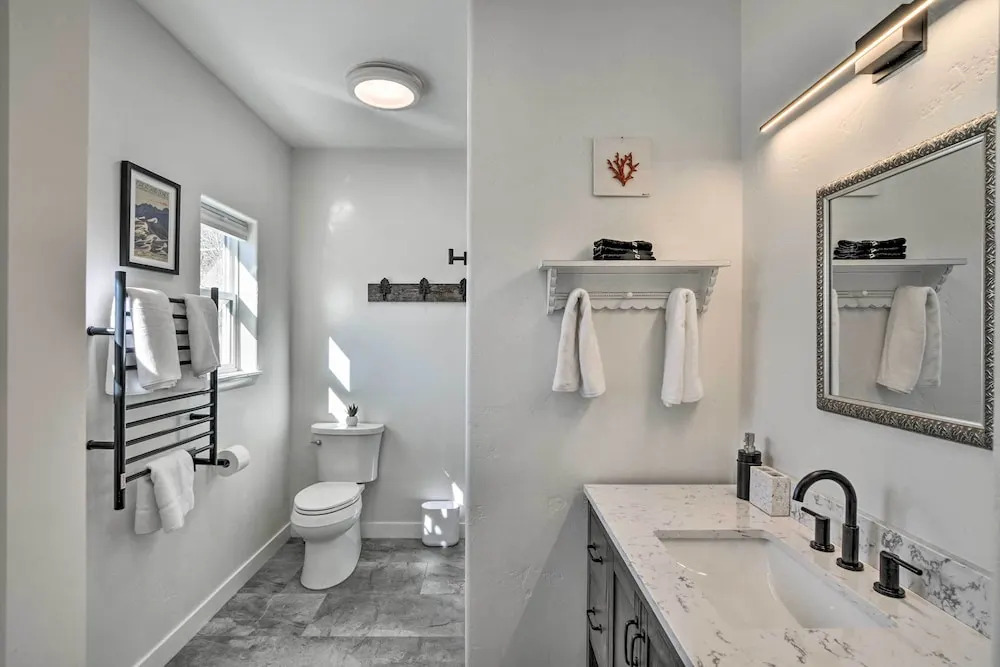 Charming Buena Vista Home w/ Private Hot Tub