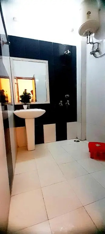 Bhambri House Hotel