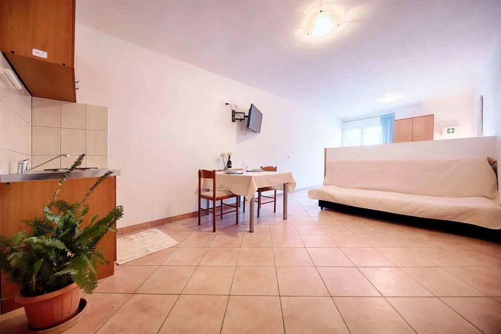Apartments Bruna Lastovo