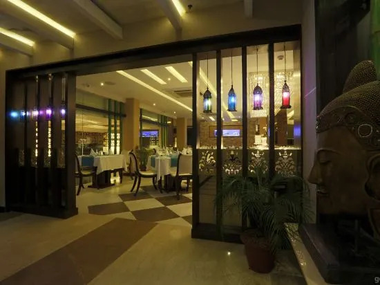 Mayflower Hotel