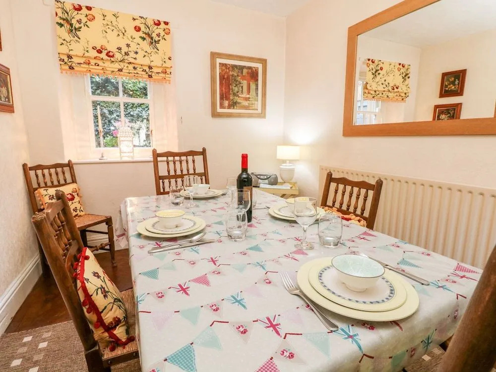 Knoll Cottage