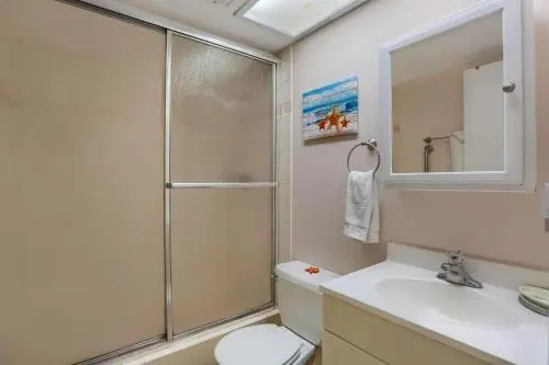 Bayshore Yacht & Tennis Club Luxury Condominiums