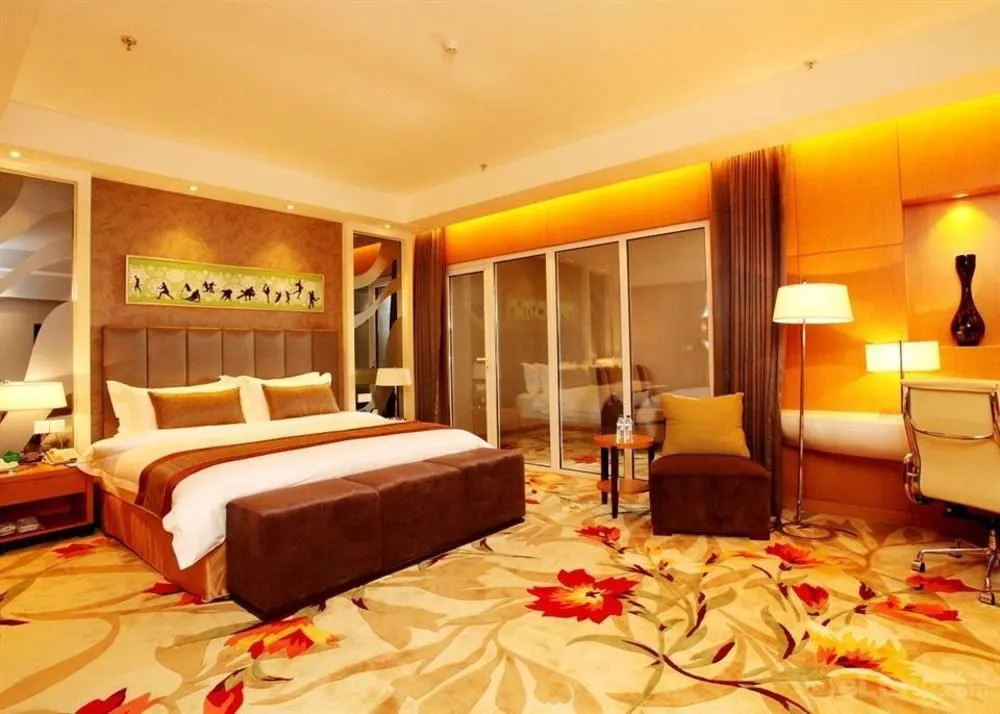 Gold Collar Hotel