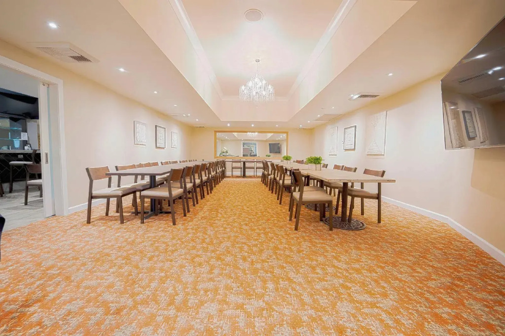Royal Plaza Inn