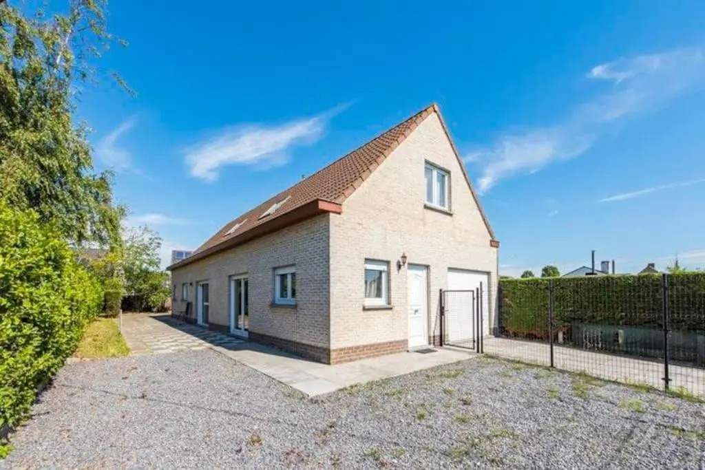 Cosy family house near the sea