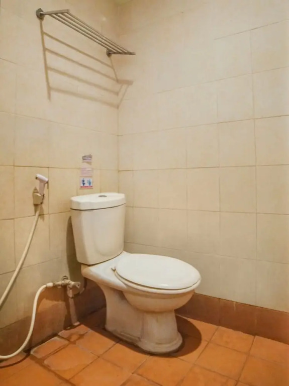 OYO 91878 Cherry Red Hotel