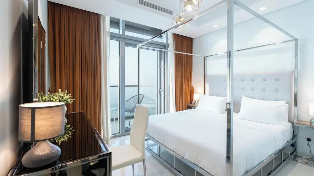 Rooftop pool-2BR Apartment Near Downtown