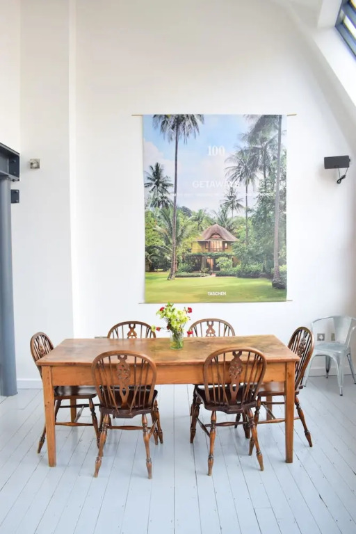 2 Bedroom Loft Flat in Hammersmith