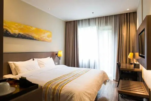 Home Inn Plus Nanjing Longjiang Dinghuaimen