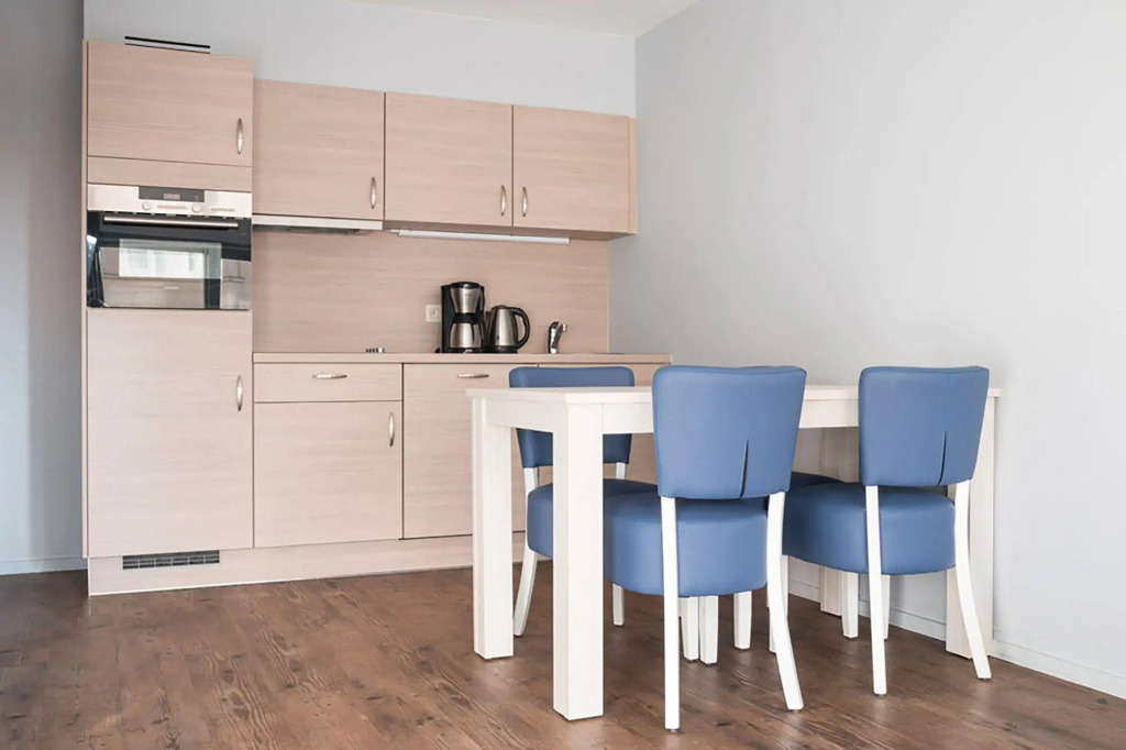 Flat by the Seaside With Stunning Ocean Views