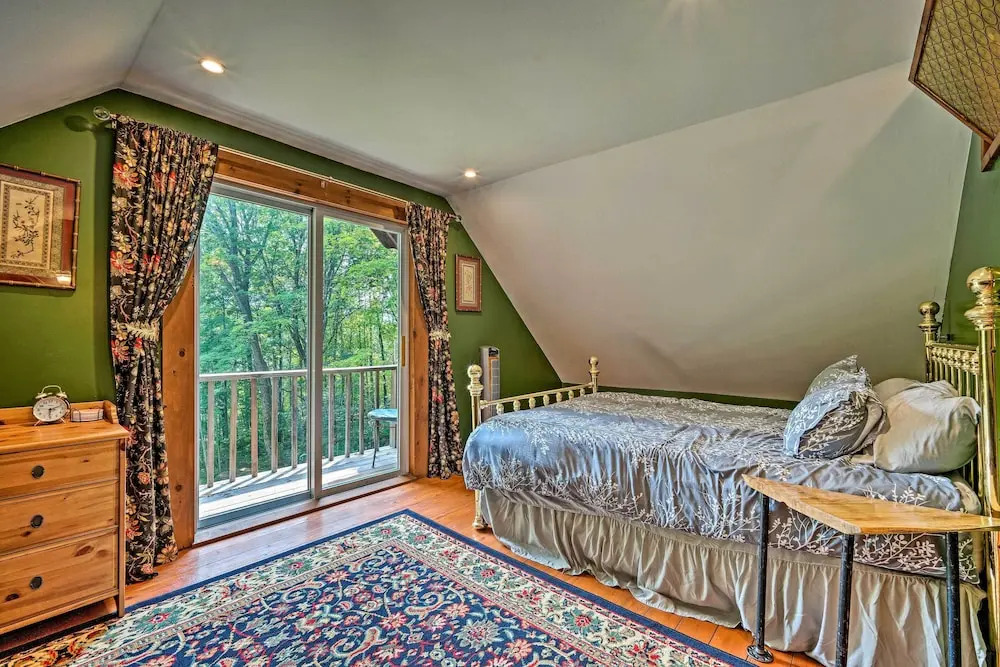 Cozy Treetop Hideaway Near Harriman Reservoir!