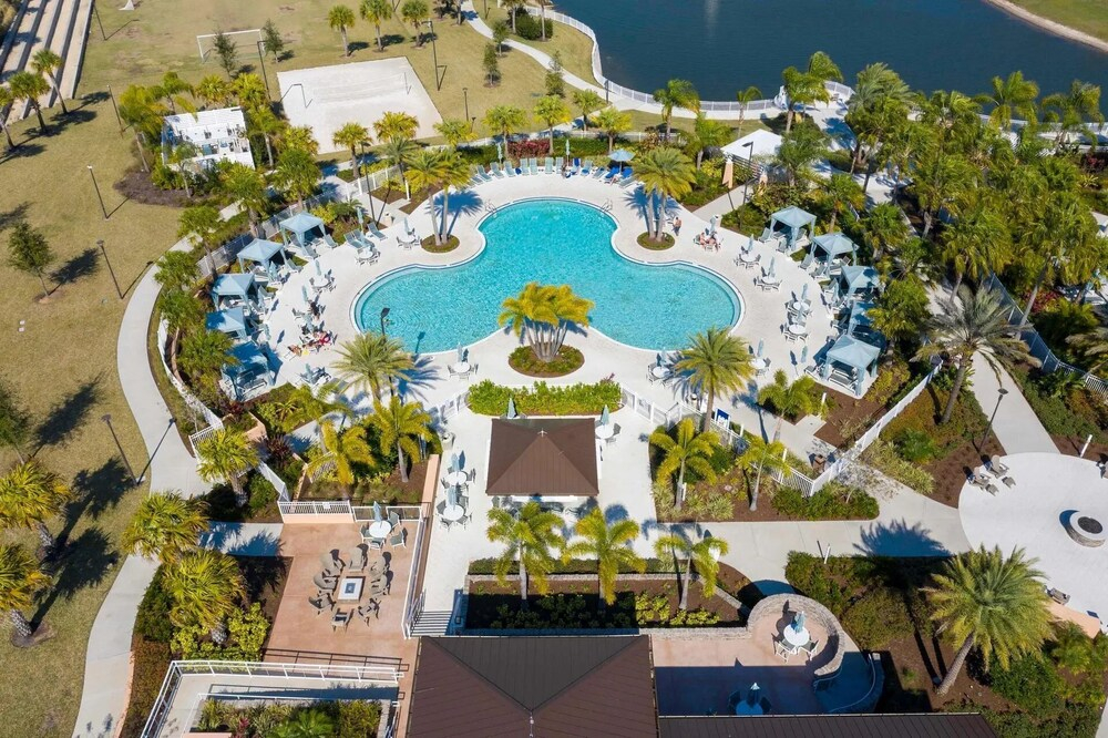 Solara 6BR Villa w/ Pvt Pool, Cinema & Game Room