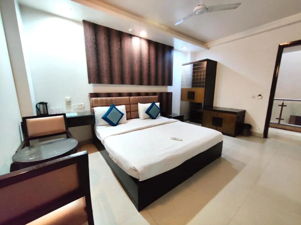 Hotel Delhi Pride at Karol Bagh