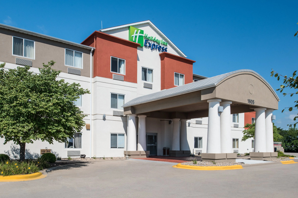 Holiday Inn Express Hotel & Suites Burlington by IHG