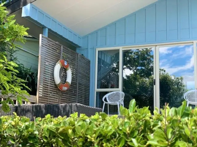 Jellicoe Views - Surfdale Holiday Home