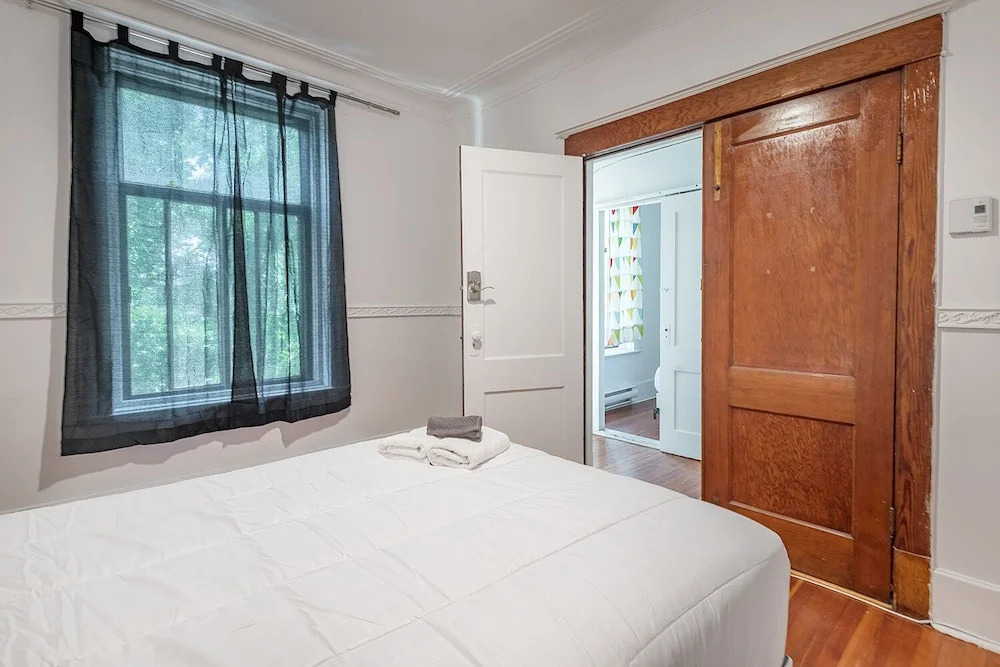 Beautiful 6BR Apt Near Olympic Stadium