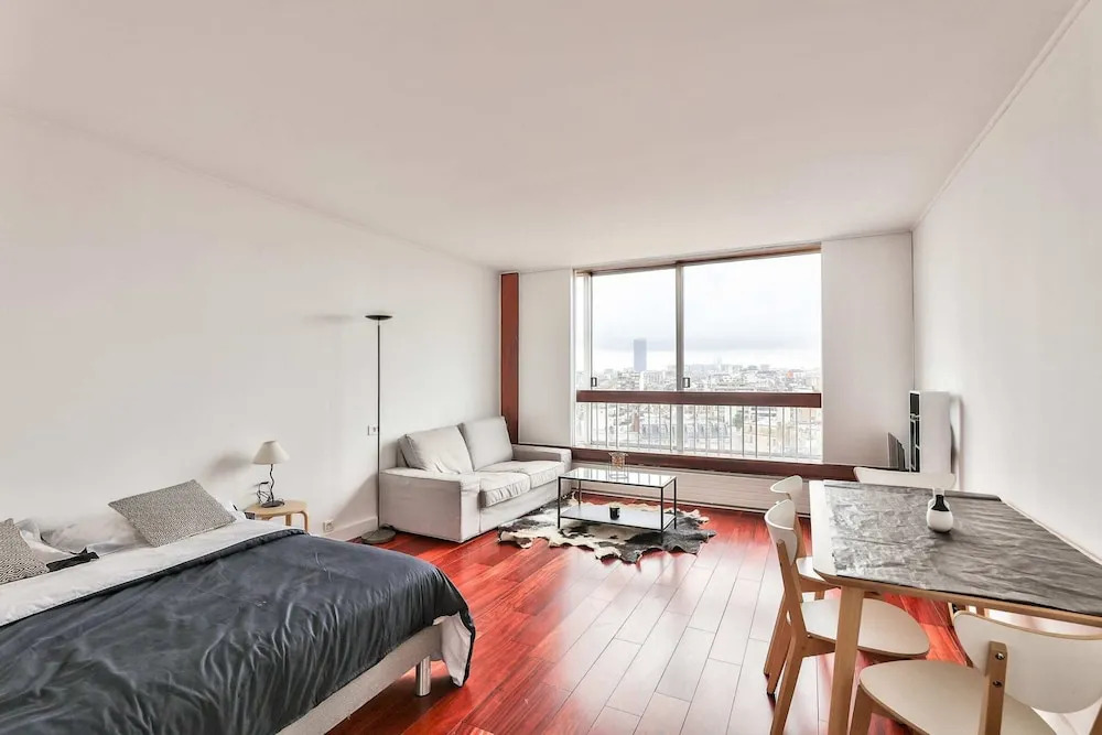 Nice Studio in the 15th Arr
