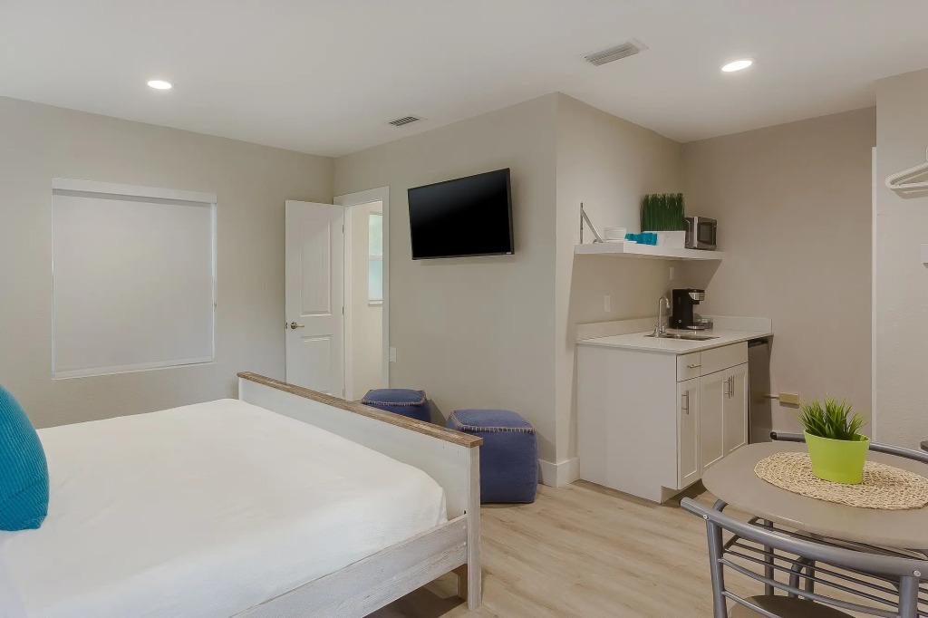 Drift Hotel