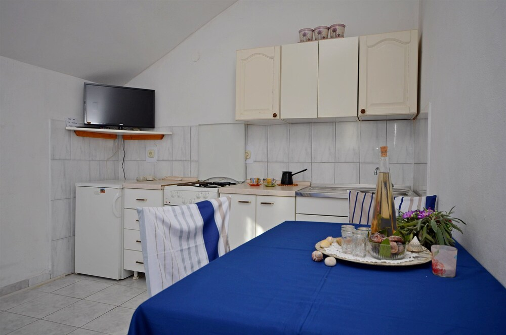Apartments and Rooms Bepina