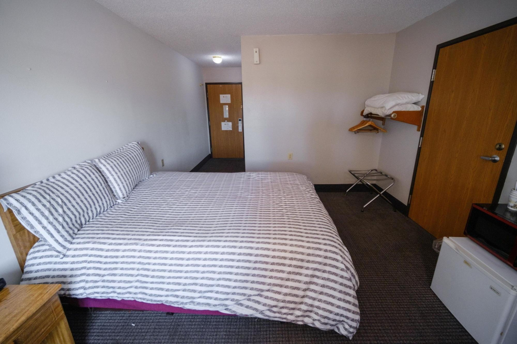 Westwood Inn & Suites Kimball I 90