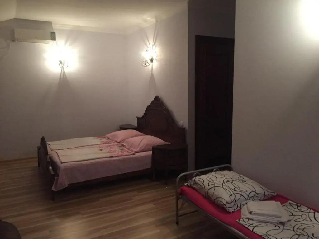 Lasha Guest House