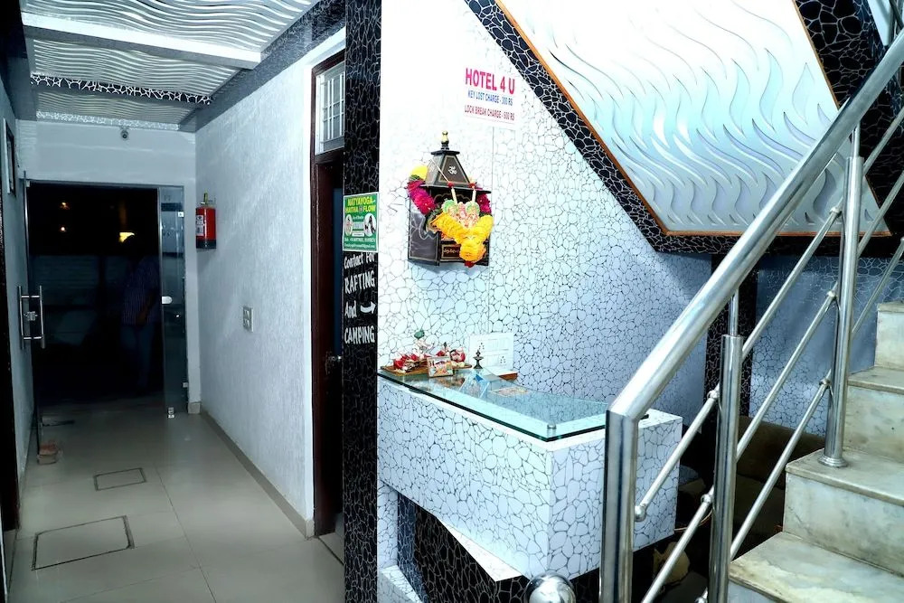 Hotel 4 U Rishikesh - Hostel