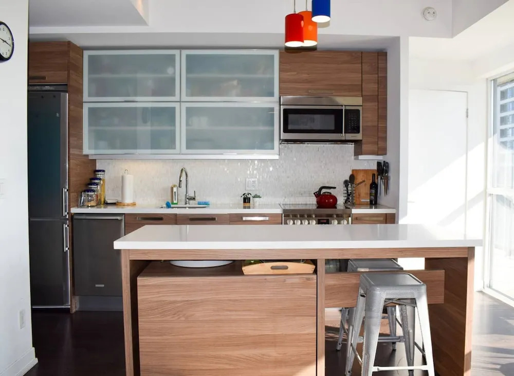 Modern Queen West 2 Bedroom and 2 Bathroom