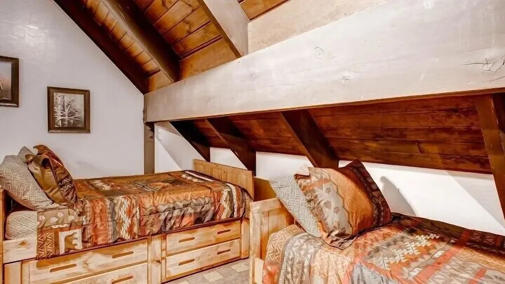 Scenic Wonders Yosemite Creekside Loft