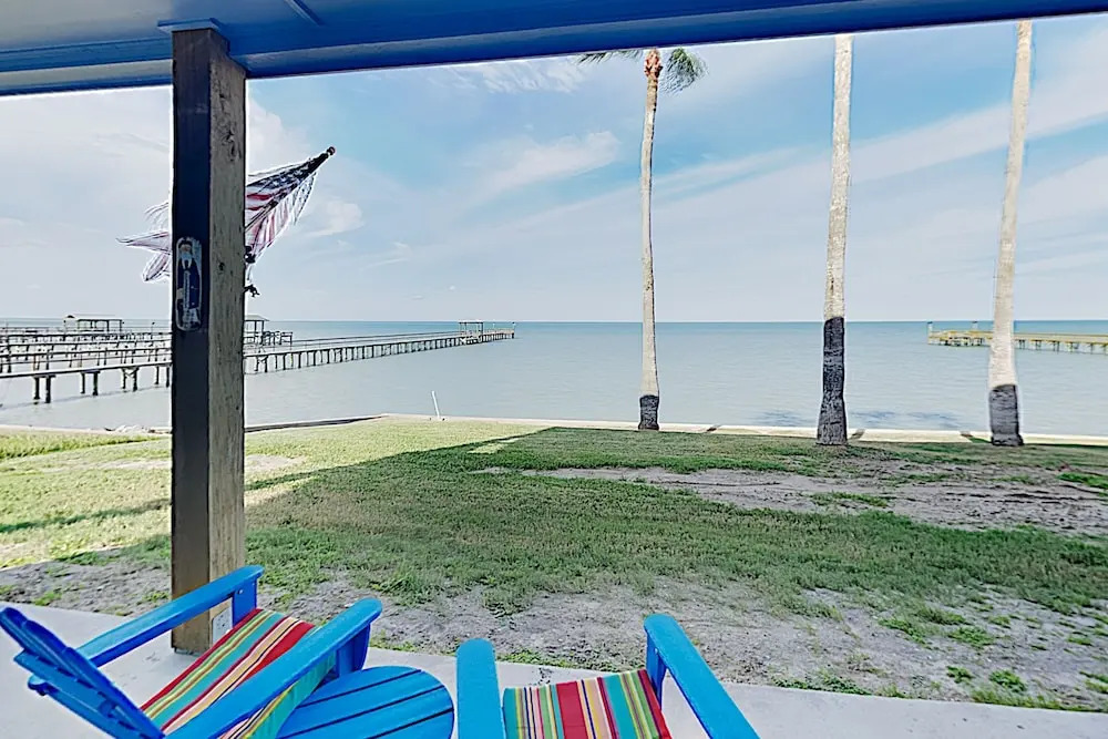 New Listing! Waterfront Copano Bay W/ Pool 2 Bedroom Condo