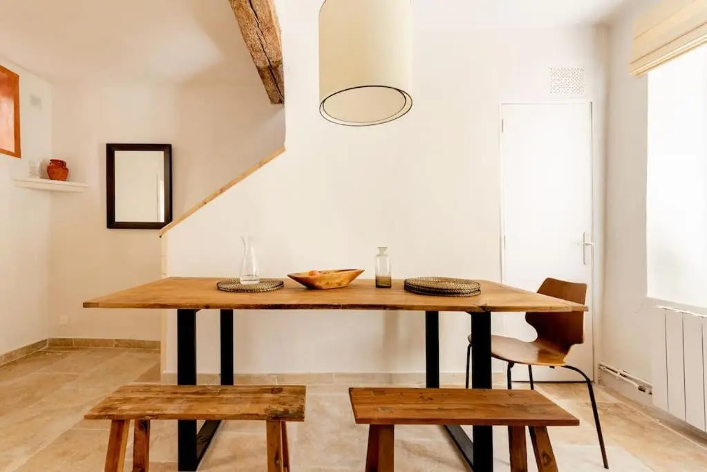 Jolie maison de ville rénovée à 50m des Arènes