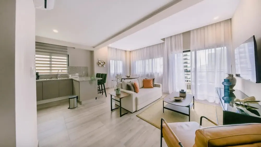 Regatta Living ll With Breakfast Included - 907