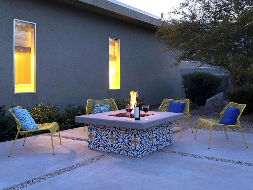 The Artful Cosmo Holiday home 2