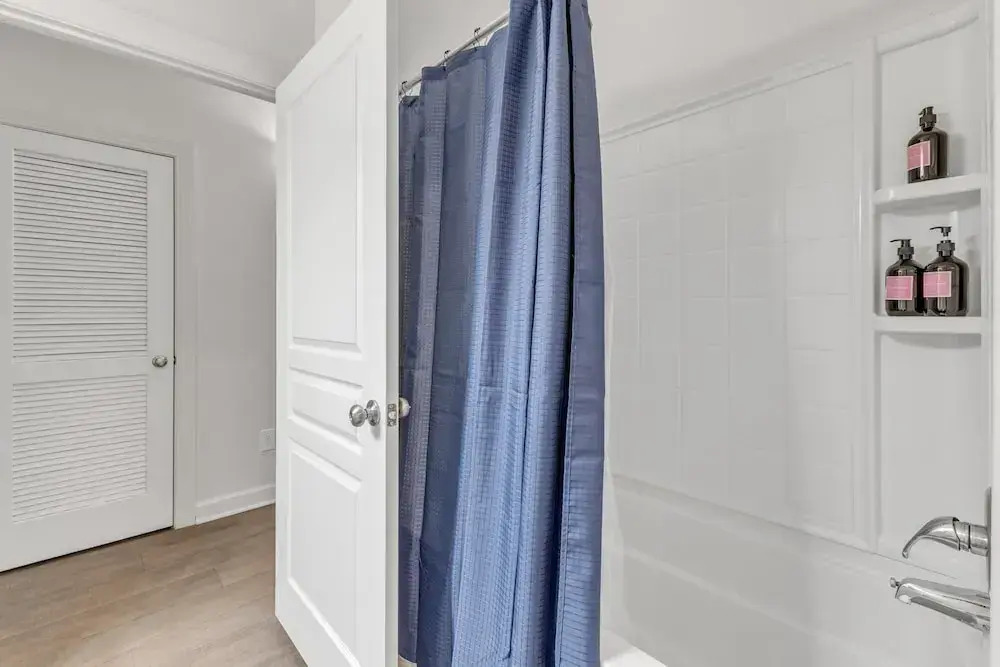 Upscale 2BR Suite Mins Downtown Raleigh