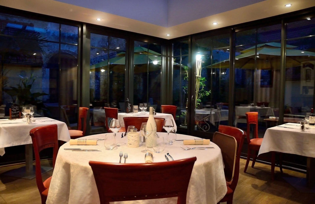 Logis Hôtel & Restaurant - Les Hauts de Montreuil