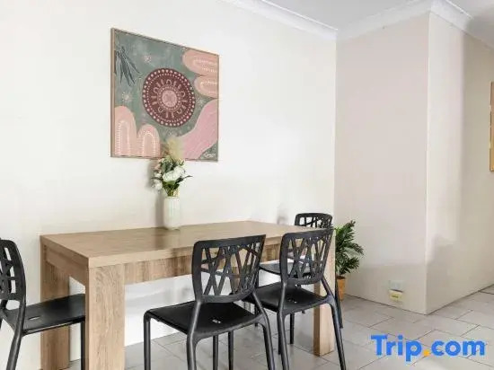 2BR Apartment – Heart of North Parramatta, Easy Train Access