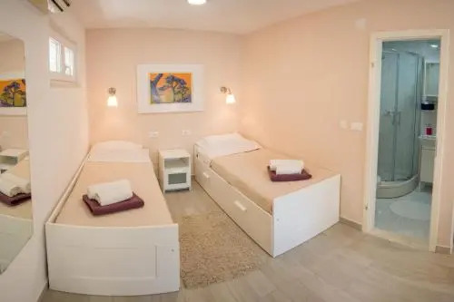 Zara Apartments