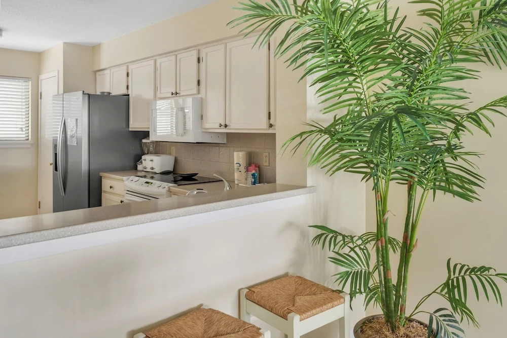 Serene 2br Retreat At Springwood Villas, Hh Island 2 Bedroom Townhouse by Redawning
