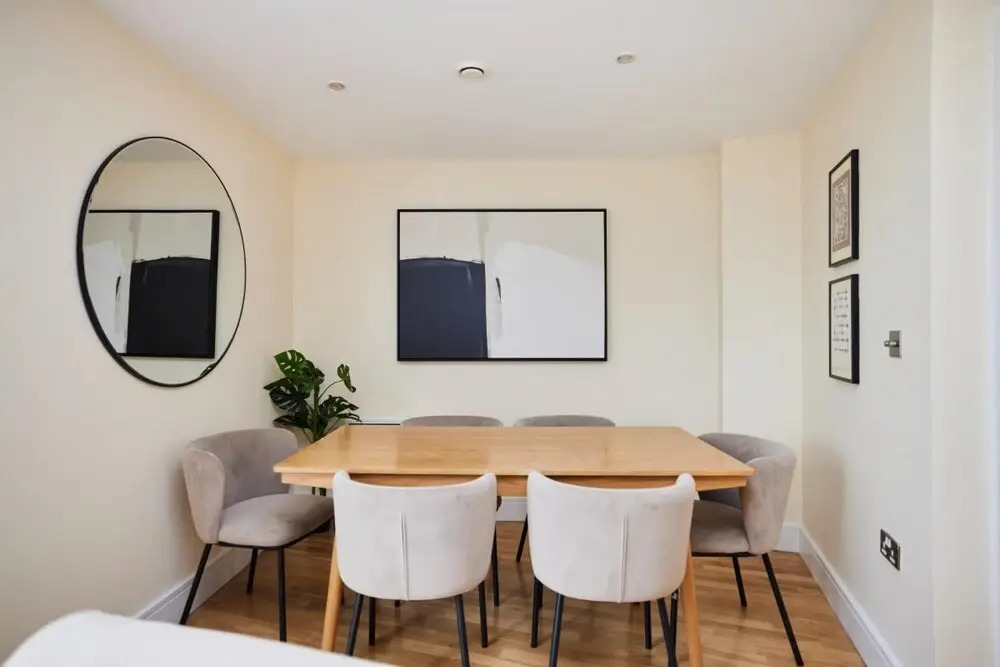 The Weavers Field Place - Classy 3bdr Flat With Terrace