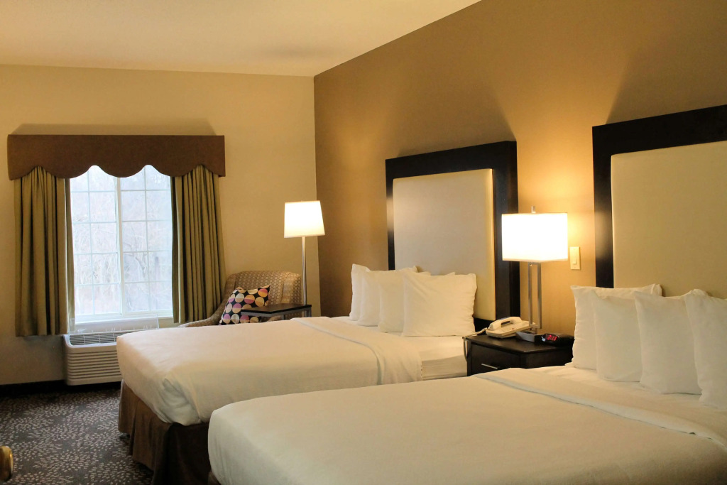 Best Western Plus Des Moines West Inn & Suites