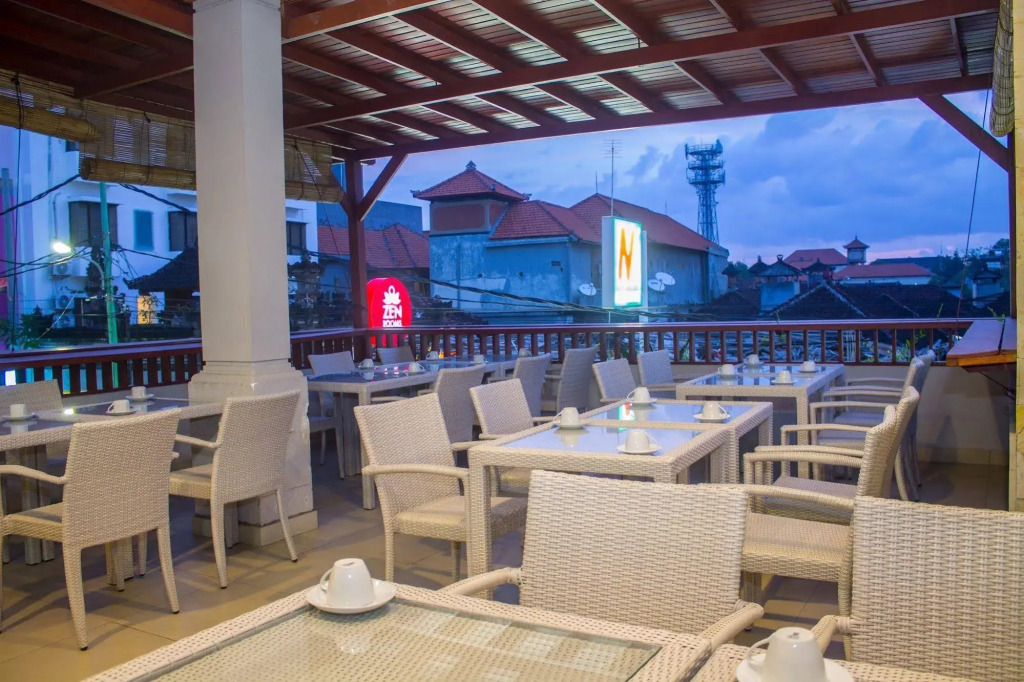 Kamini Legian Hotel