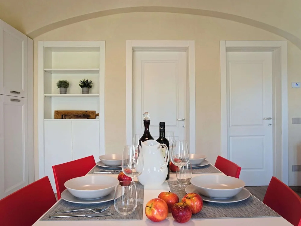 Modern Apartment Near Pistoia With Shared Garden