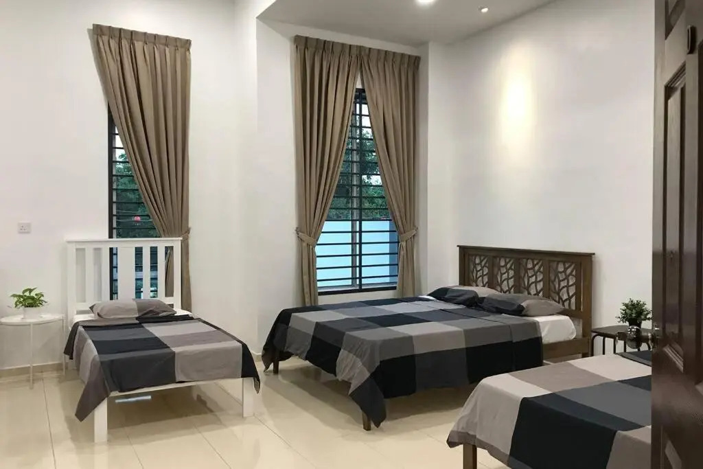 Semi-D New House @ Sungai Abong Muar*10~20pax