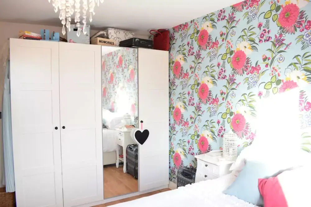 Stylish 1 Bedroom Apartment With Balcony