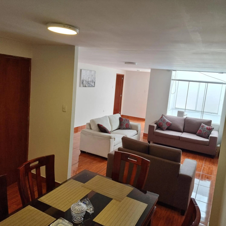 Apart Hotel Cabral a 5 minutos del Jockey Plaza