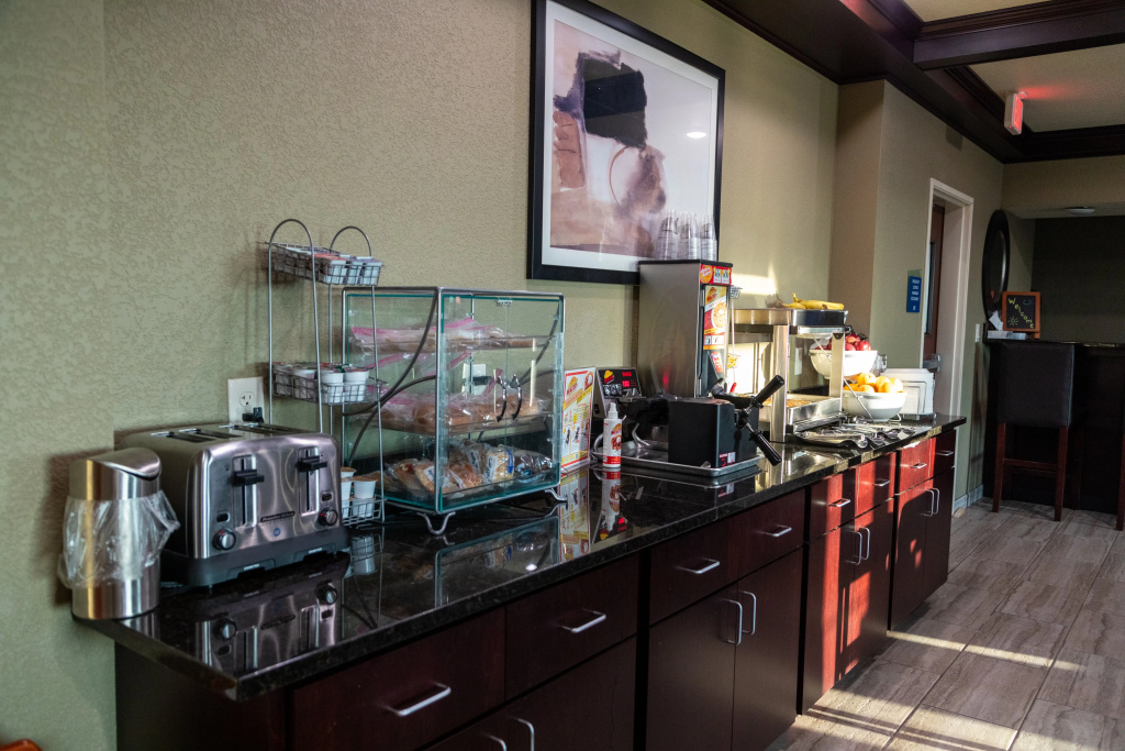Cobblestone Inn & Suites -Springfield